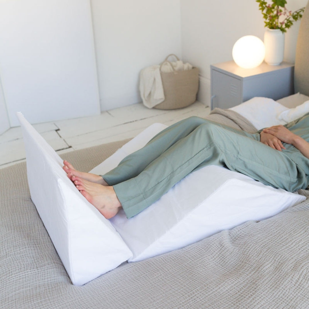 Anti-slip zero gravity Acid Reflux Bed Wedge - Putnams modular leg rest slide bed